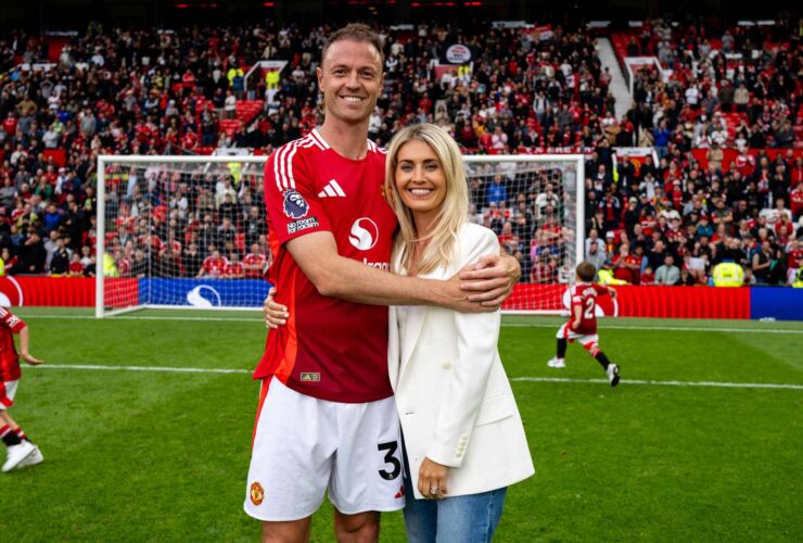 Evans' Decision to Stay: A Win for the Team and Fans Alike!