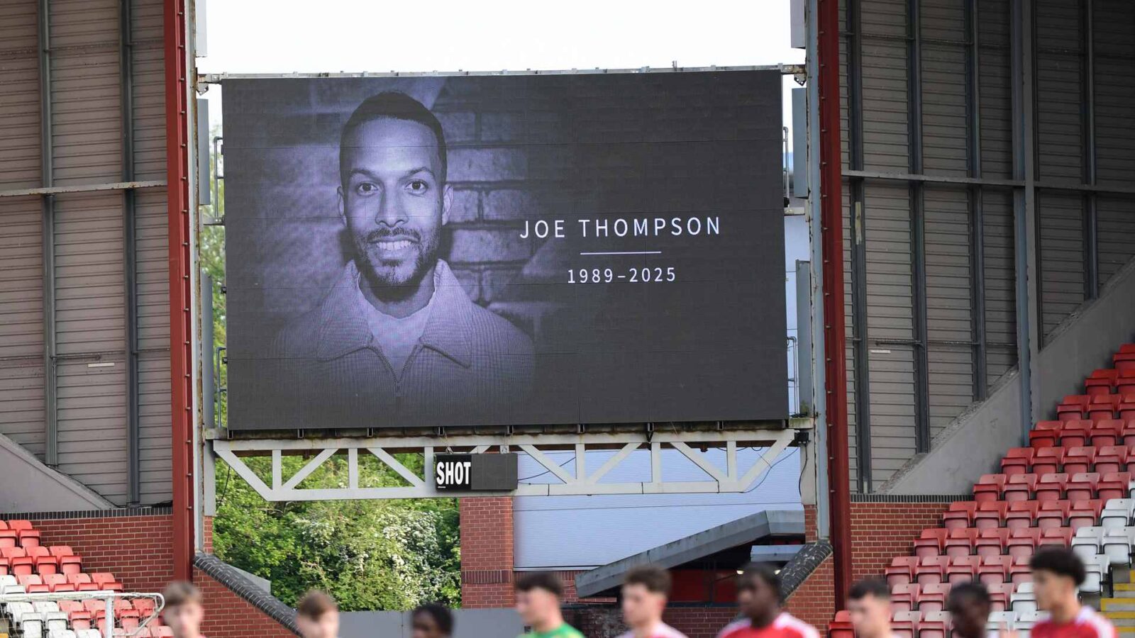 Rochdale's Tribute: Honoring Thompson's Legacy on the Field