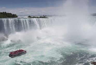 United Lights Up Niagara Falls in Dazzling Pre-Season Showcase