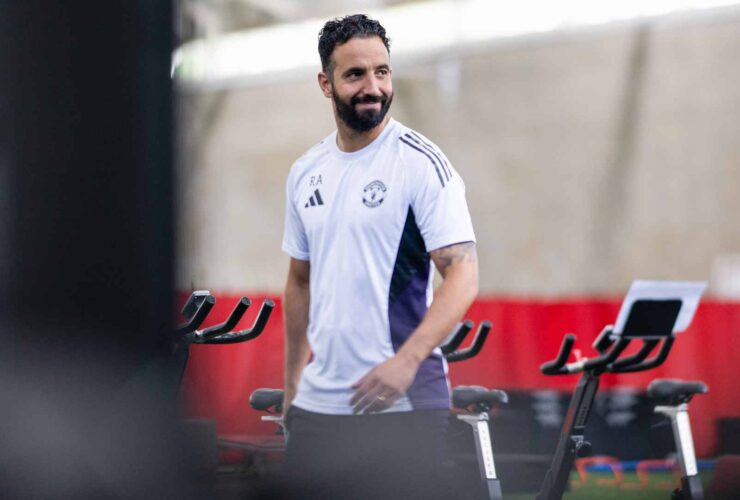 Get a Sneak Peek: Yearbook Preview for Fans Before 2025/26!