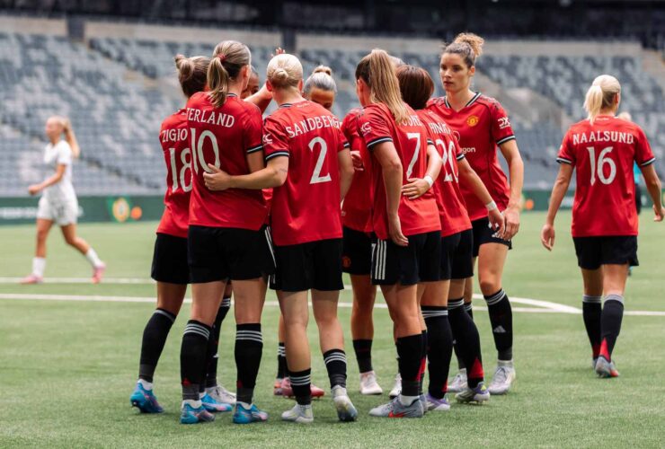 Empowering Victory: United Women Dominate PSV 4-0