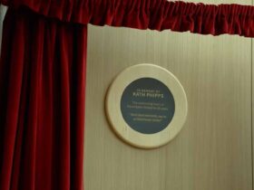 Sir Alex Celebrates Carrington with Unveiling of Commemorative Plaque
