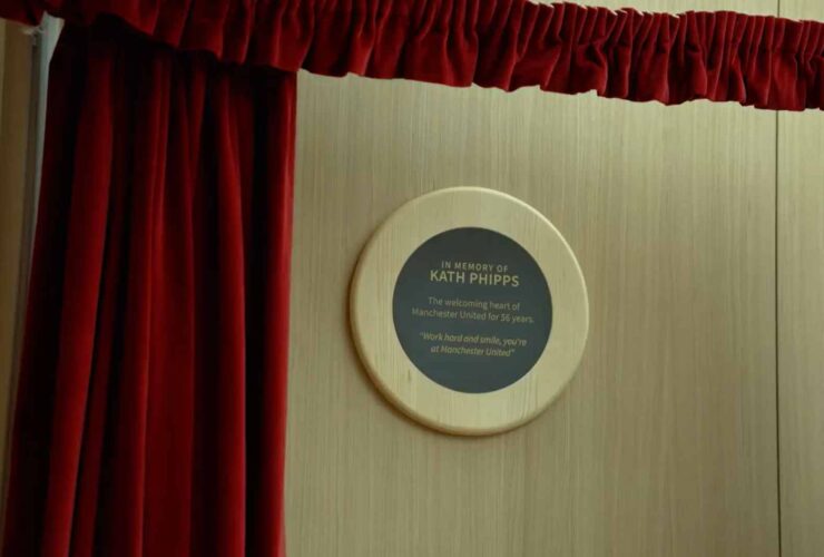 Sir Alex Celebrates Carrington with Unveiling of Commemorative Plaque
