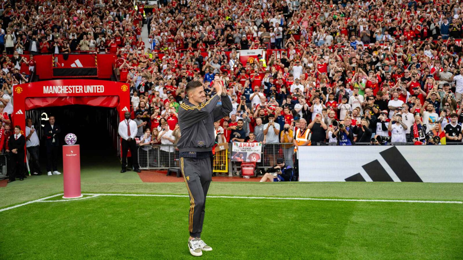 Unraveling the Influences Behind Benjamin Sesko's Rise at United