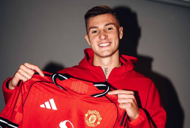 Score a Signed United Jersey from Sesko!