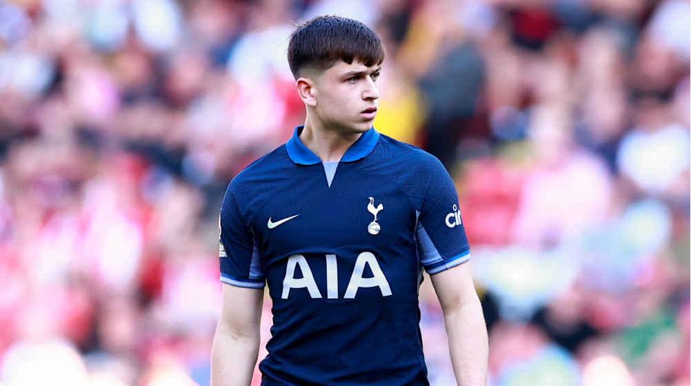 Mikey Moore completes Rangers loan move - second most valuable player to join Premiership