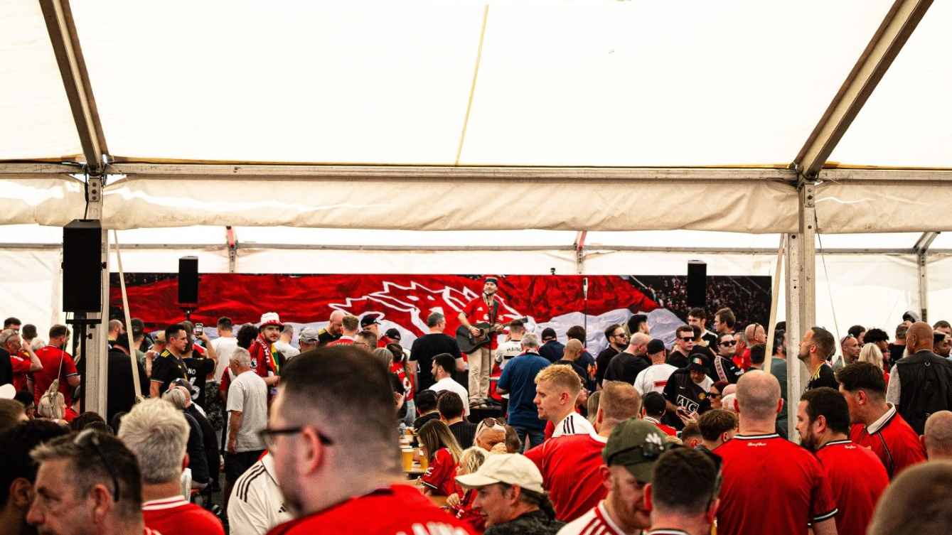 Old Trafford's Pop-Up Pub: A Cheers-Worthy Success!