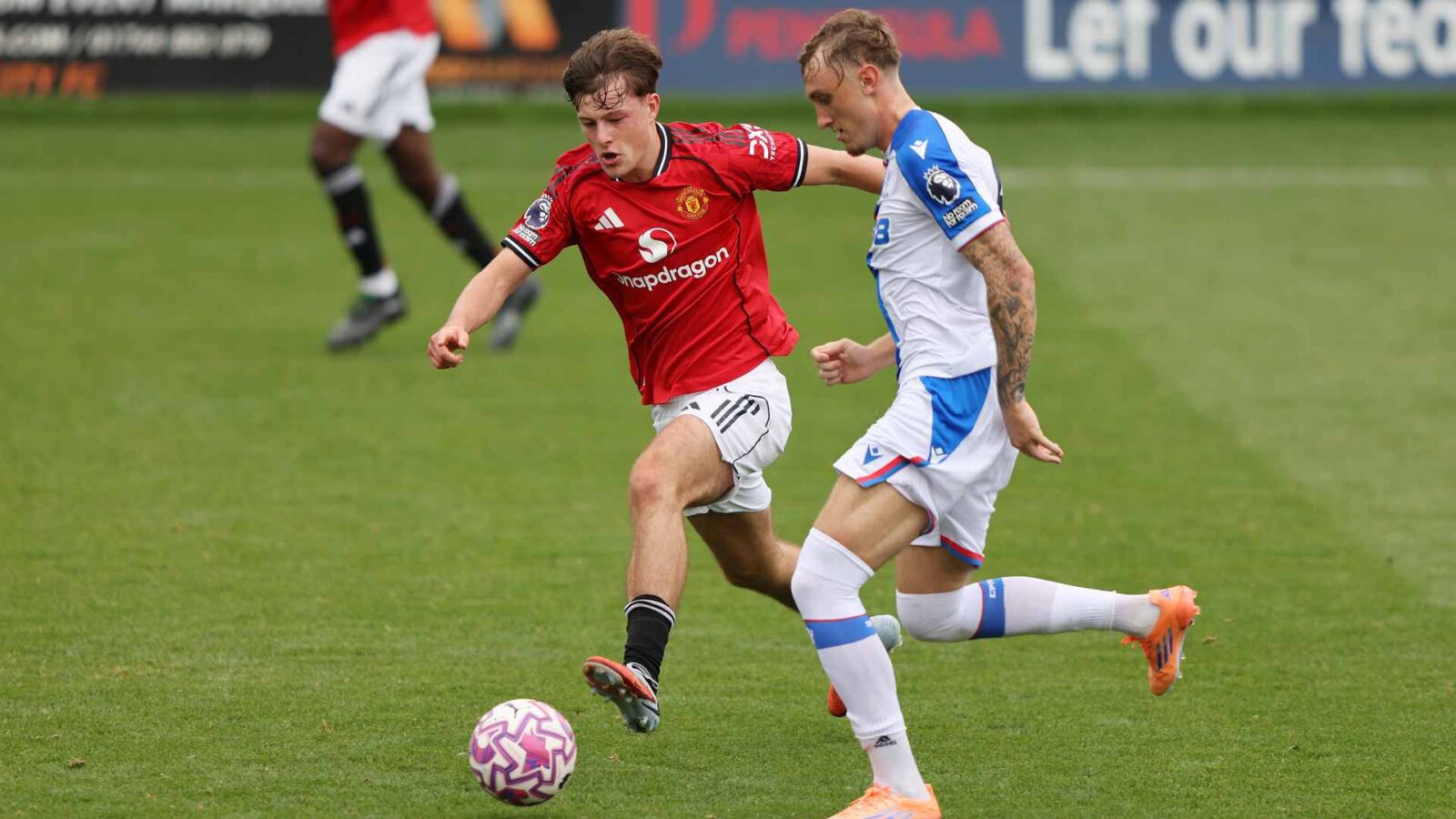 United Dominates Palace: A Resounding 4-1 Victory for U21s