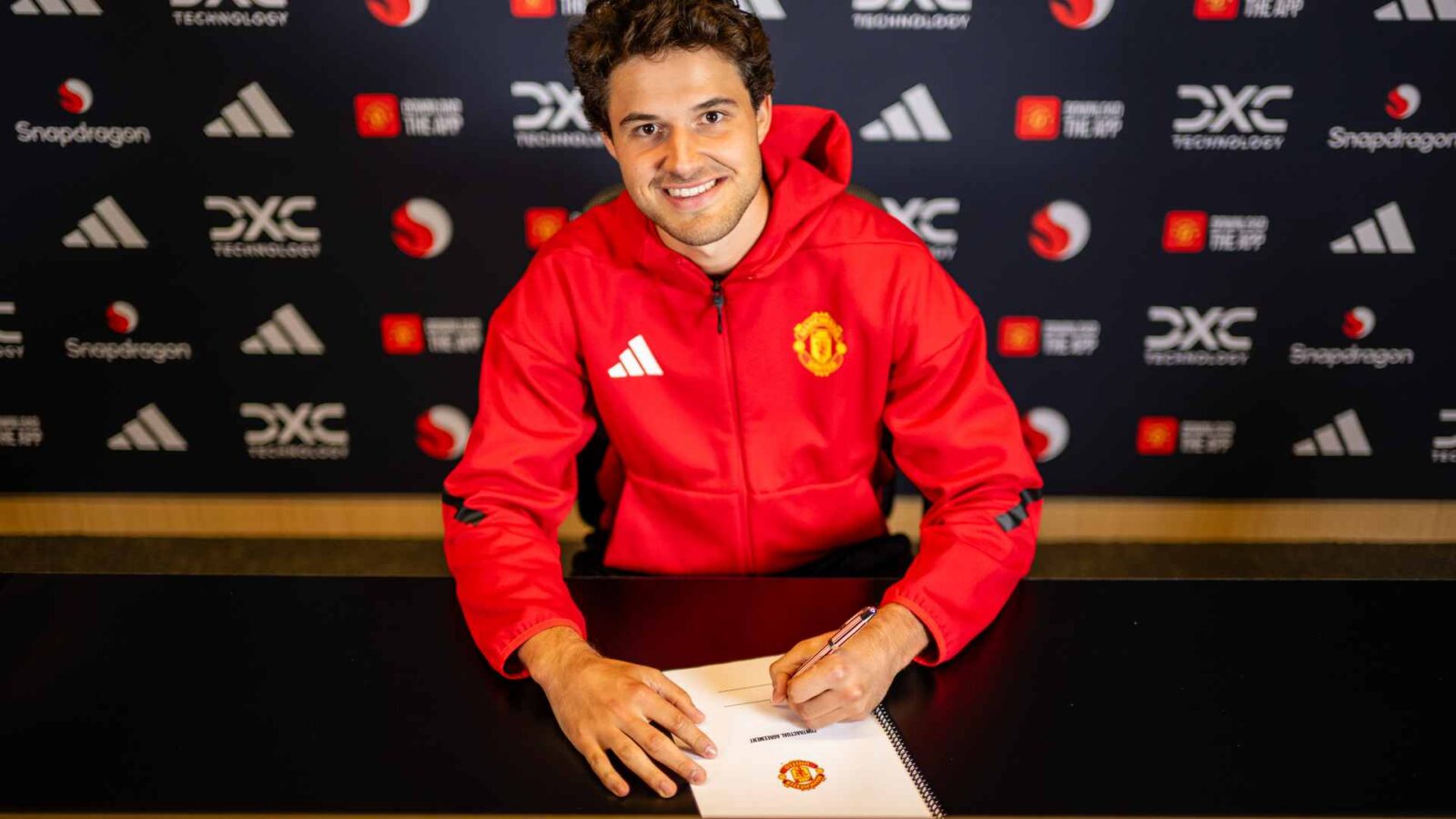 Meet Senne Lammens: Manchester United's Rising Goalkeeping Star