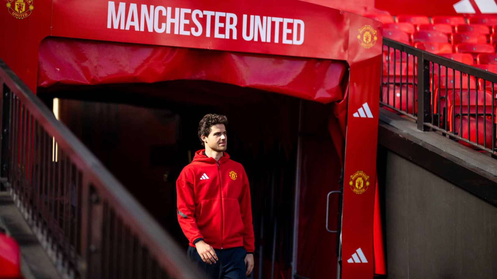 United Fans Eagerly Embrace Senne Lammens' Debut Interview
