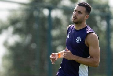 Dalot Set for Key Role as Manchester United Faces Brentford Challenge