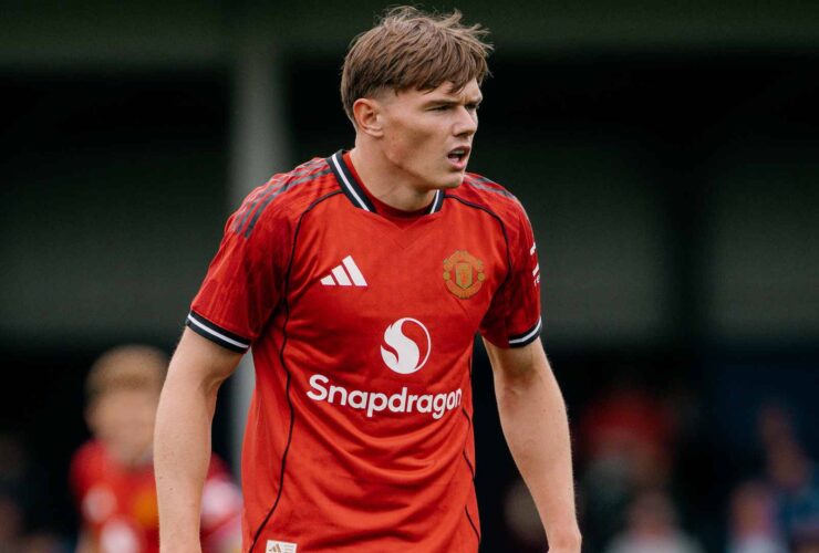 Ennis Signs on Loan with Fleetwood Town