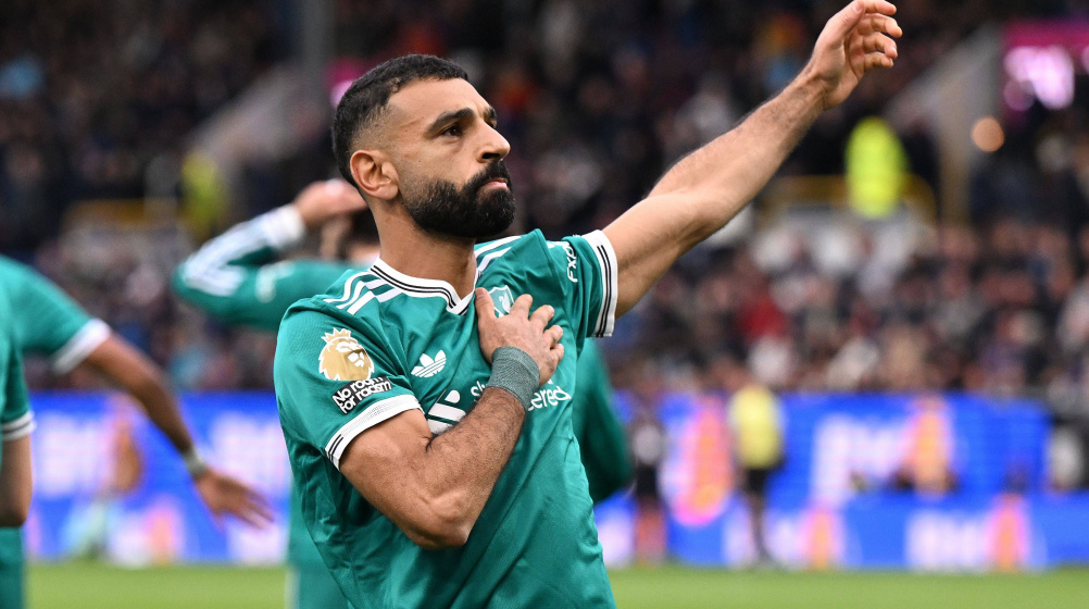 Liverpool star Mohamed Salah climbs to fourth on PL all-time goalscorer list after Burnley goal