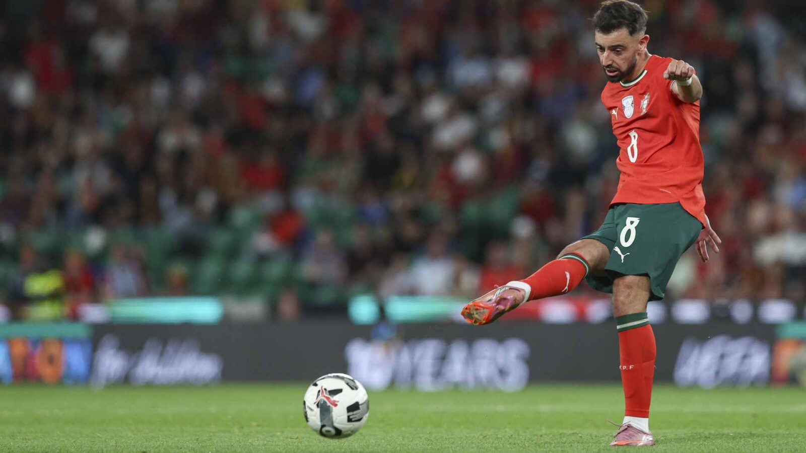 Dalot and Fernandes Shine as Portugal Secures Victory