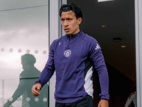 Lisandro Martinez Back on the Field: Training Resumes