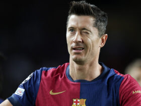 Latest transfer news: Robert Lewandowski on Man Utd radar with Barcelona contract up