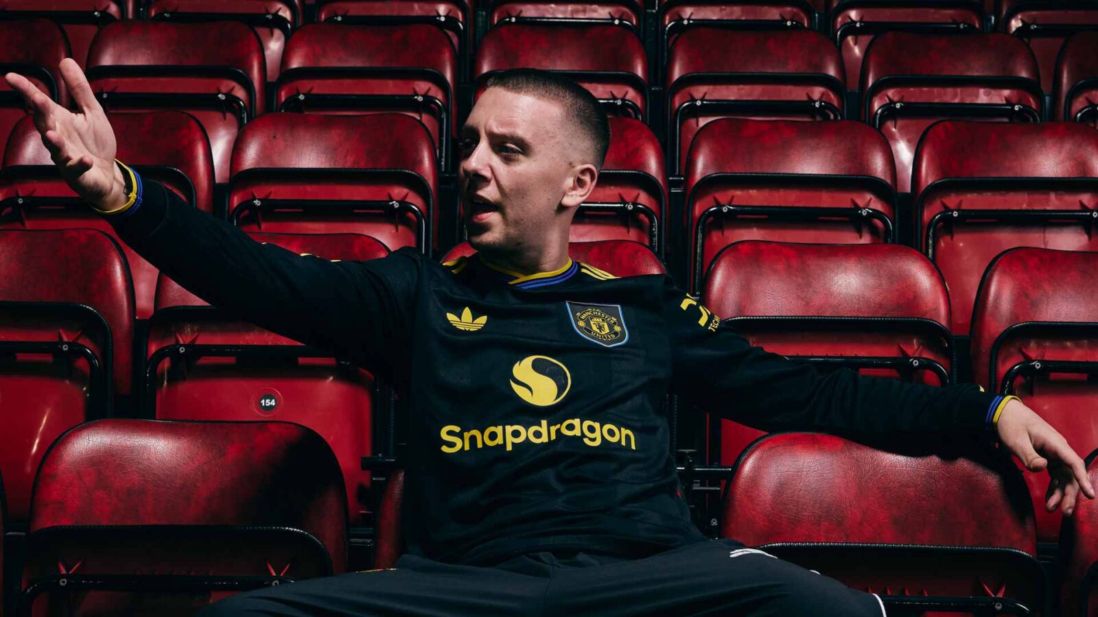 United Front: Two Fans Take on the Celebrity Jungle