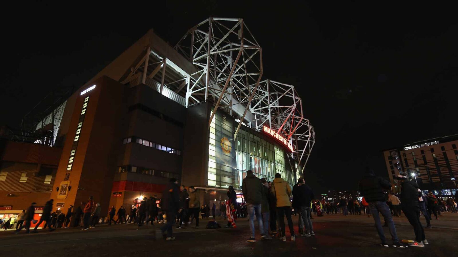 United's Spotlight: The Monday Night Showdown