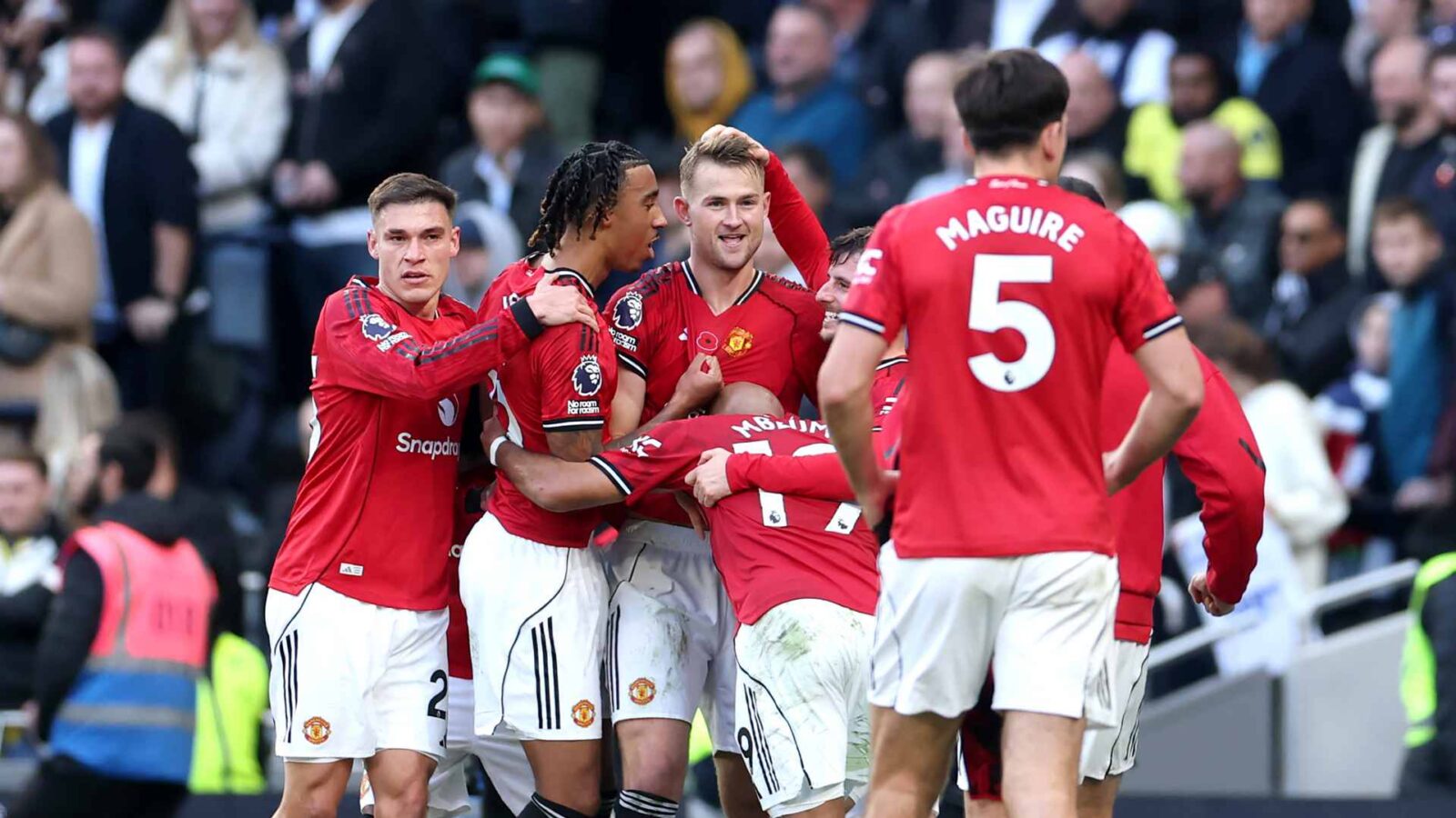 Thrilling Stalemate: Spurs and United Battle to Draw