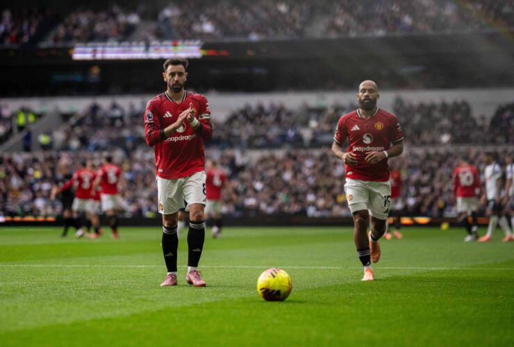 Everton Showdown: Essential Viewing, Squad Updates, and Recent Performance Insights