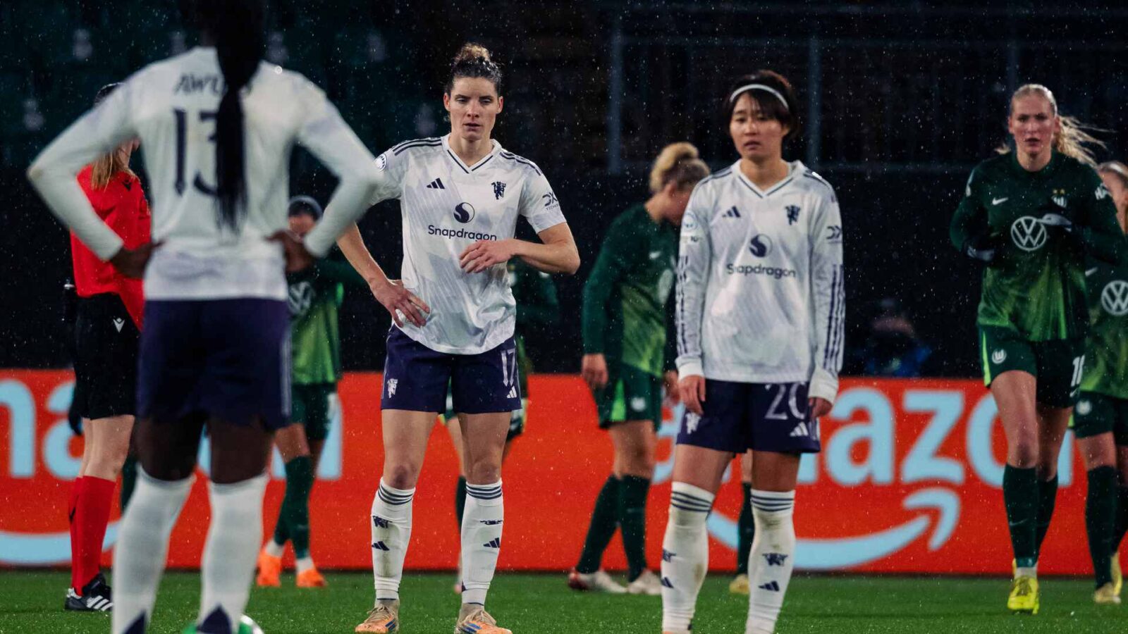 Wolfsburg Triumphs Over United Women in High-Scoring Clash