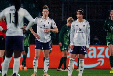Wolfsburg Triumphs Over United Women in High-Scoring Clash