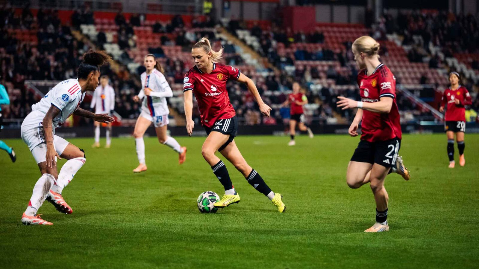 Overcoming Challenges: OL Lyonnes Triumphs Against the Learning Curve