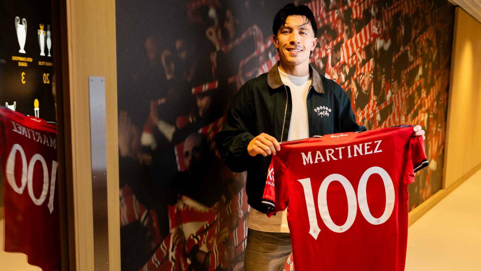 Lisandro Martinez Celebrates Milestone: 100 Matches Strong!