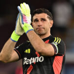 Transfer news LIVE: Man United eye Barcelona midfielder as Inter Milan want Emiliano Martinez